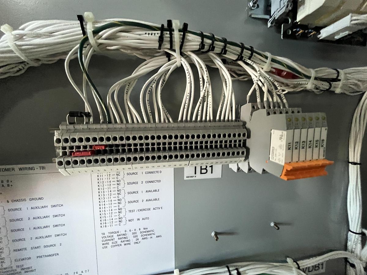 New 150A 208VAC Cummins CXTC8 Spec. A Automatic Transfer Switch - S/N: A23M204627