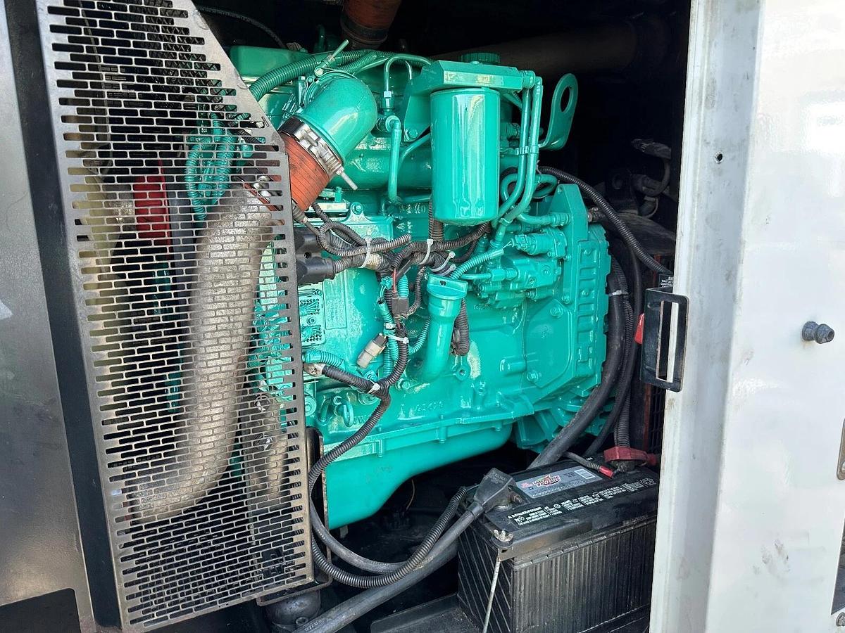 100kW Cummins C100D6R Mobile Diesel Generator - F130513897