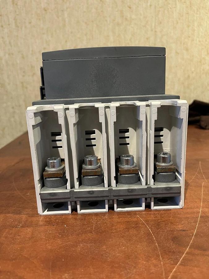 New ABB AF205-40 250 Amp 600VAC Contactor - S/N: 1S1620112523415131