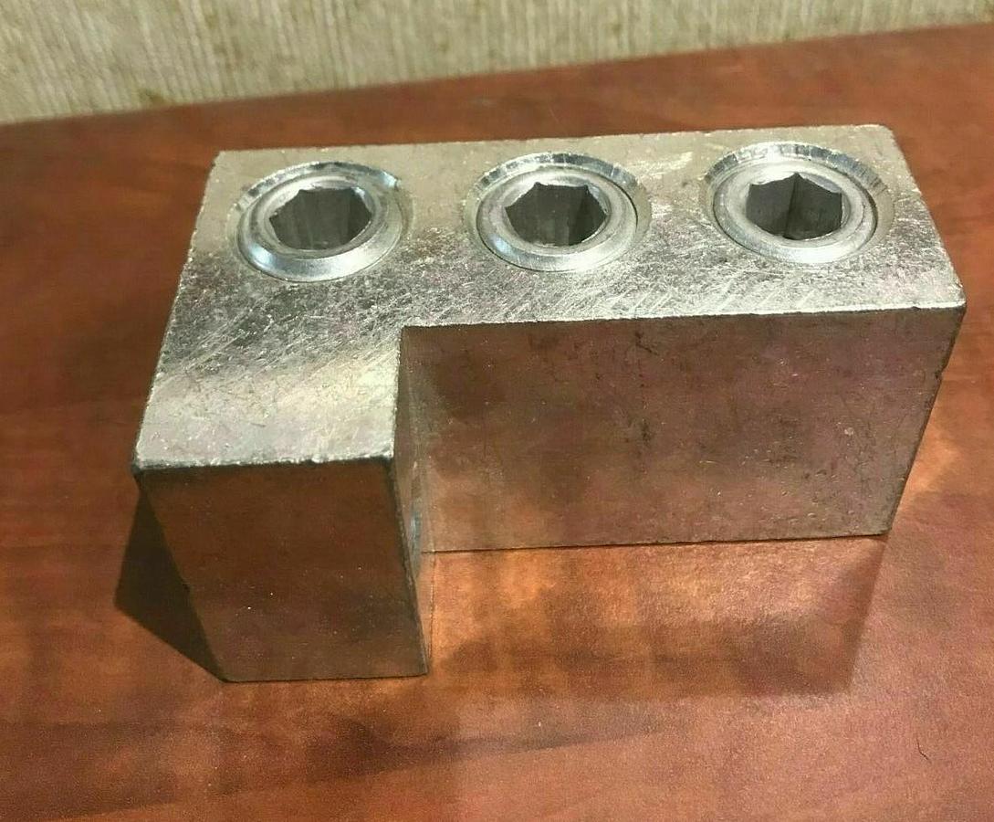 Used ILSCO D3183 750-300MCM AL-CU Three Barrel Lug Aluminum Mechanical