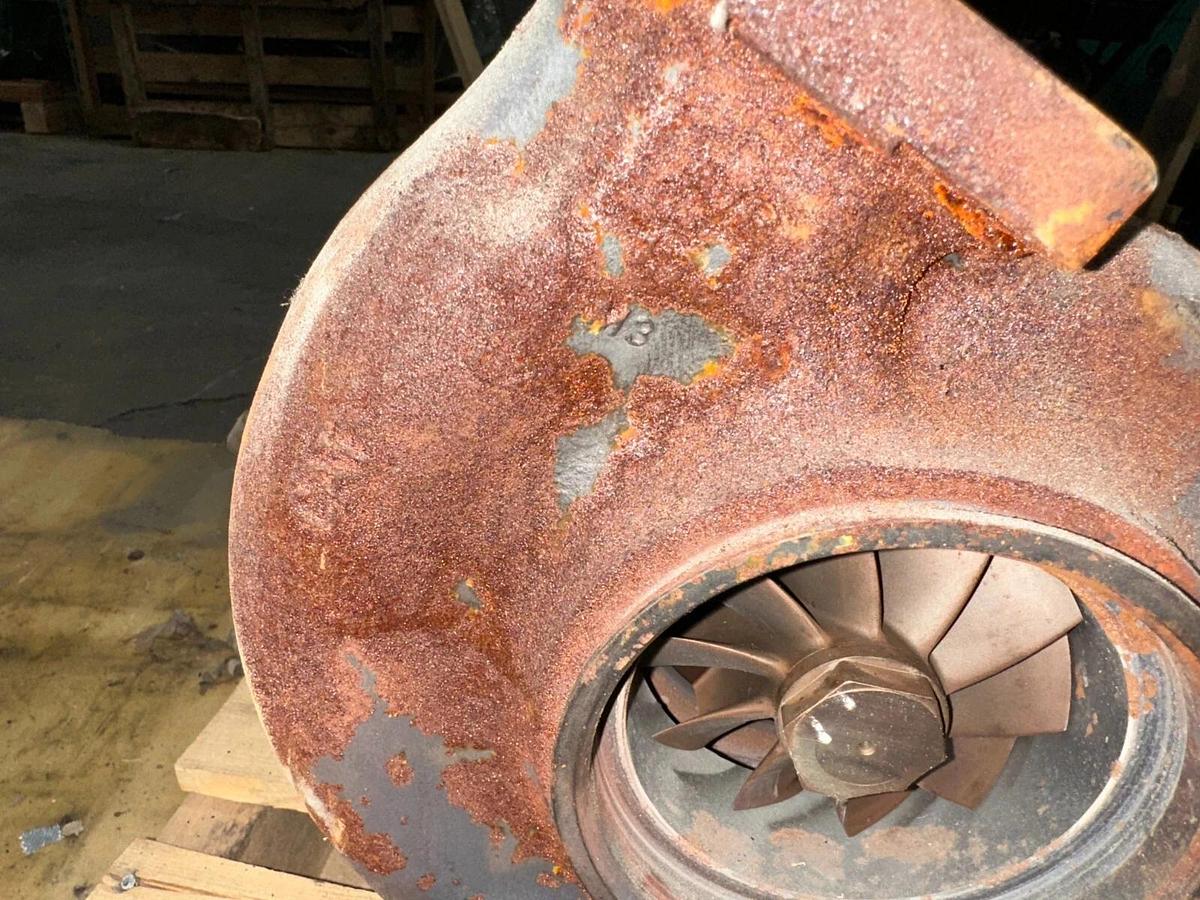 Used CAT Large Vee Turbo I P/N: 548-1125