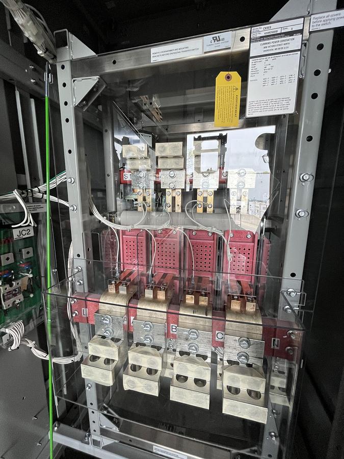 New 1200 Amp 480VAC Cummins CXRE8 Spec. A Automatic Transfer Switch - S/N: K23M293080