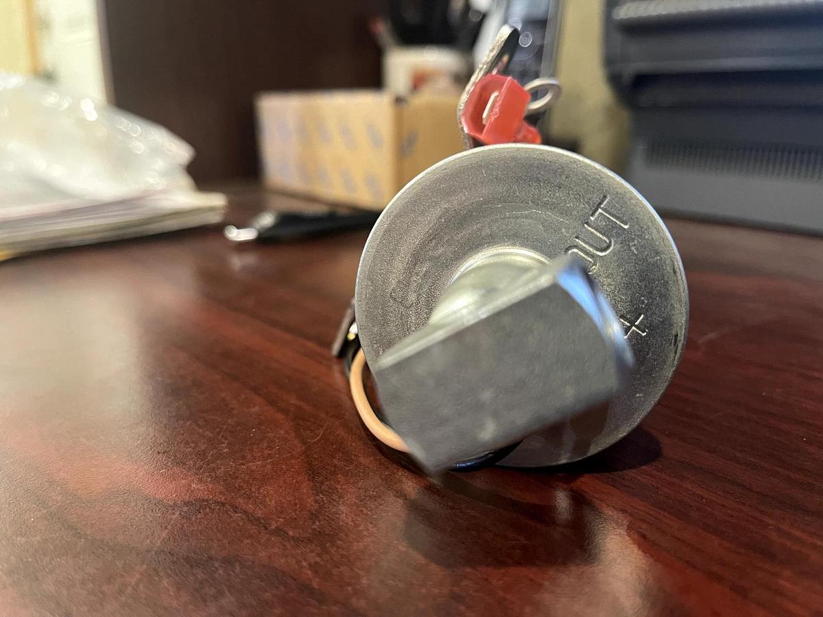 Used Cummins 12V Fuel Pump (P/N A064S975)