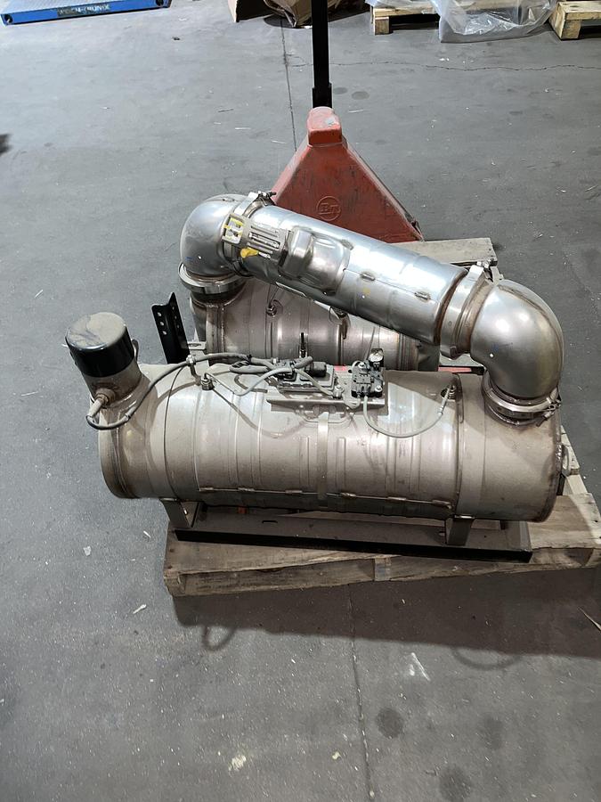 New Cummins Aftertreatment Device Kit - P/N: A052S011 / A047V600 / A048Y173