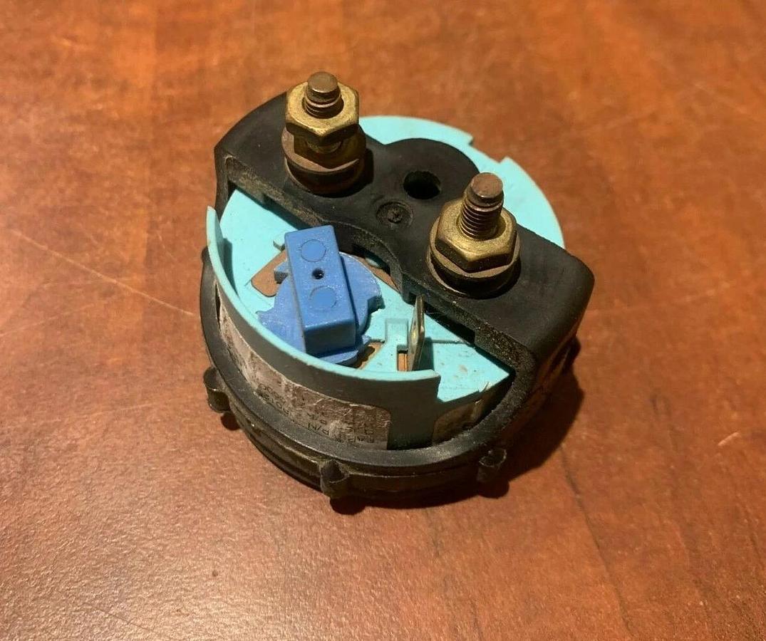 Used Used Cummins Battery Gauge 12VDC w/ Light | P/N: A032Z204