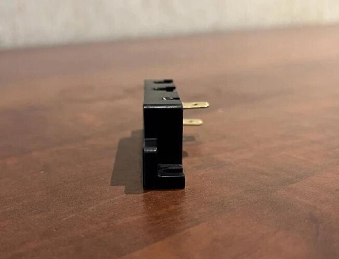 4 Amp E-T-A Circuit Breaker - P/N: 0320-0611