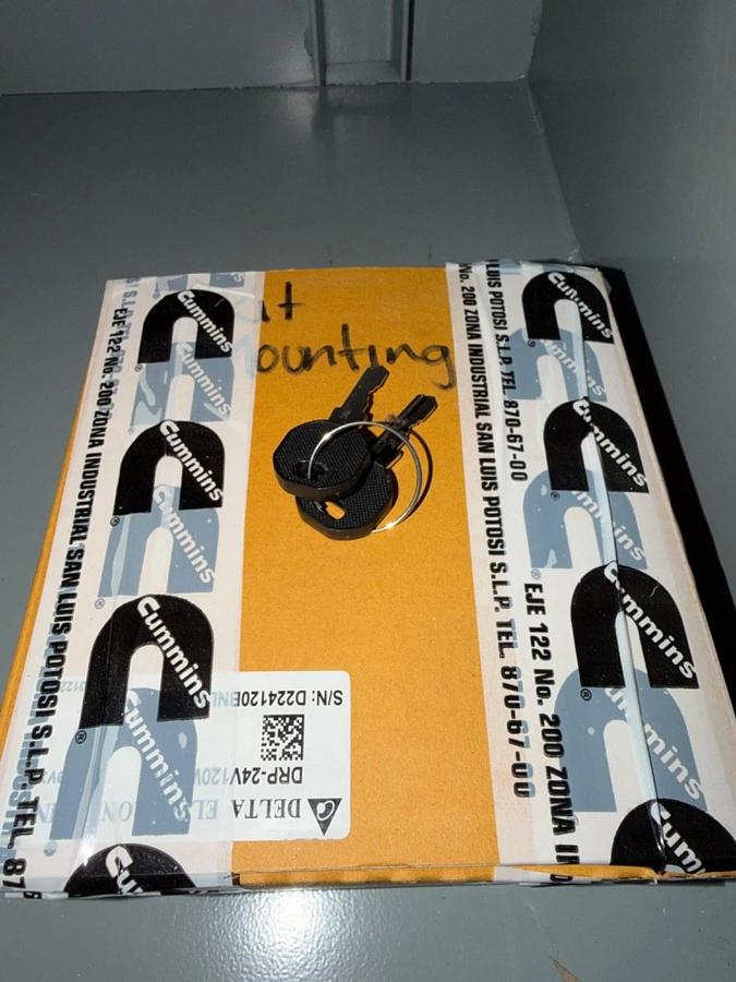 150A - 480V Cummins CXTC8 Automatic Transfer Switch  - I22M149483