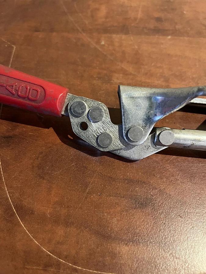 Destaco 605 Straight Line Action Clamp P/N: 56050