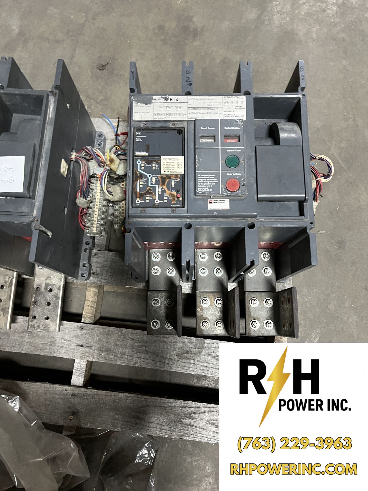 Used Used Cutler-Hammer 1600 Amp 3-Pole SPB65 Circuit Breaker - SPBSR316F-B