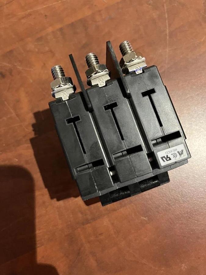 Used 30 Amp Airpax Circuit Breaker - Cummins P/N: 320-1880-04