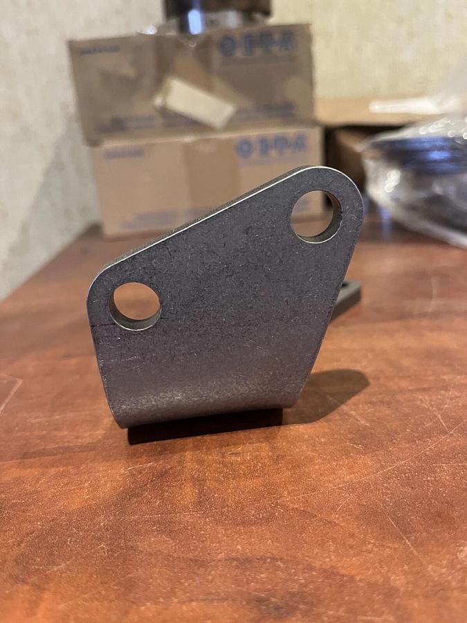 New Cummins Exhaust Outlet Connection Brace - P/N: 5285392