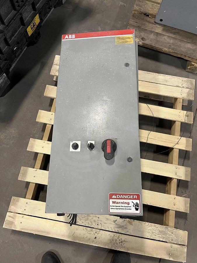 Used Used ABB ACS600 30HP 600V 3PH 60HZ Drive and Enclosure - S/N: DR-01804305