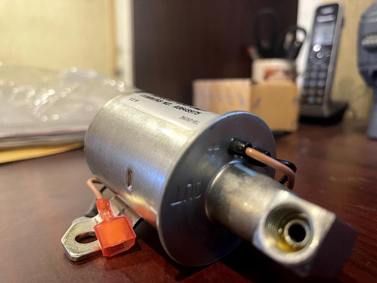 Used Cummins 12V Fuel Pump (P/N A064S975)