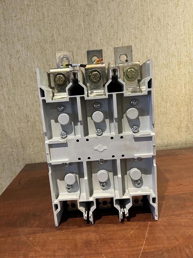 Used ABB AF400-30 Contactor - 550A 600 VAC - For Use with Design E Motor