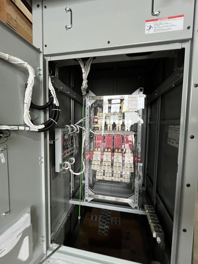 New 1200 Amp 480VAC Cummins CXRE8 Spec. A Automatic Transfer Switch - S/N: K23M293080