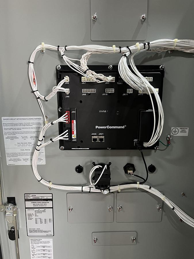 New 225A 480VAC Cummins CXTC8 Spec. A Automatic Transfer Switch - S/N: E22M088856