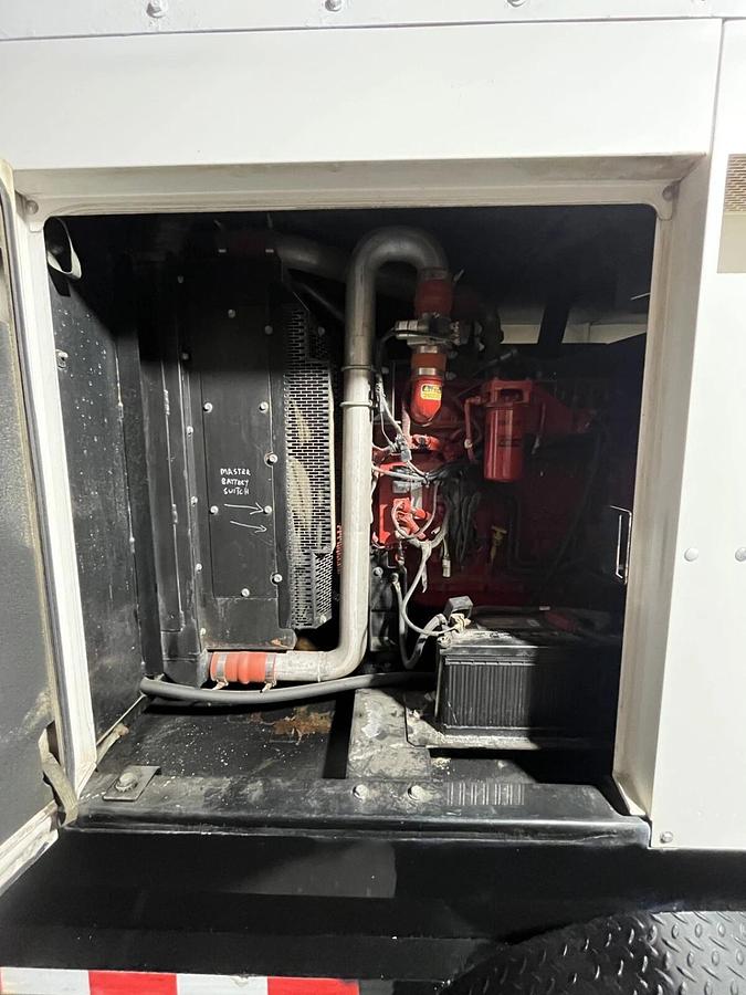 Used 150kw Cummins C150D6R-1402527 Spec. D Mobile Diesel Generator - S/N: D140666342