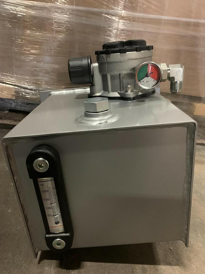 Used New Genuine OEM Onan Cummins RBAB Hydraulic Reservoir Assy P/N: 121-0242