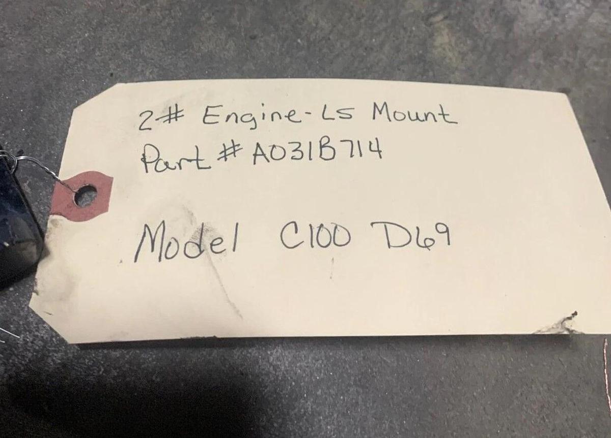 Used Used Genuine OEM Cummins LS Engine Mount C100D6R | P/N: A031B714