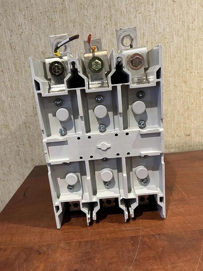 Used ABB AF400-30 Contactor - 550A 600 VAC - For Use with Design E Motor