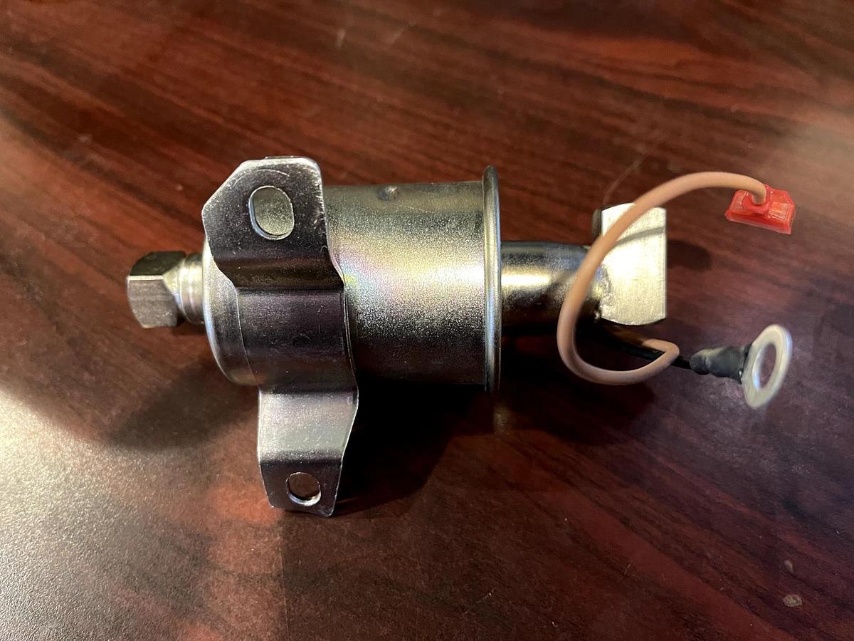 Used Cummins 12v Fuel Pump (A064S976)