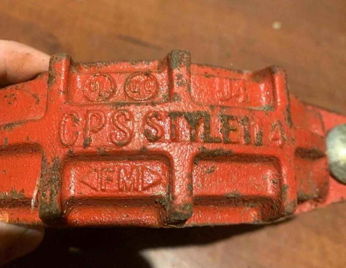 Used (6 Pack) Used 4" Pipe Coupling