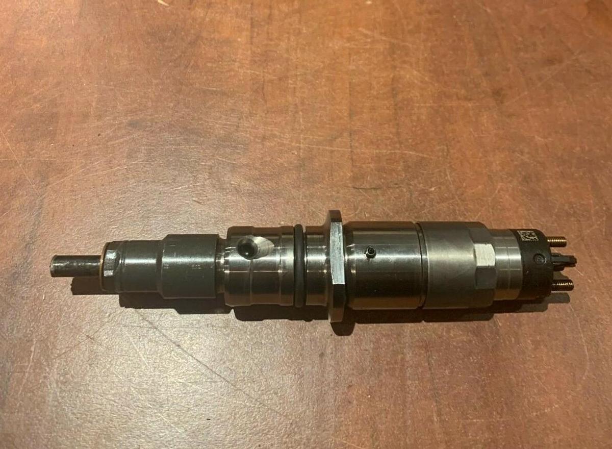 Used Cummins QSB6.7 Injector CORE 3262 | FOR PARTS NOT WORKING