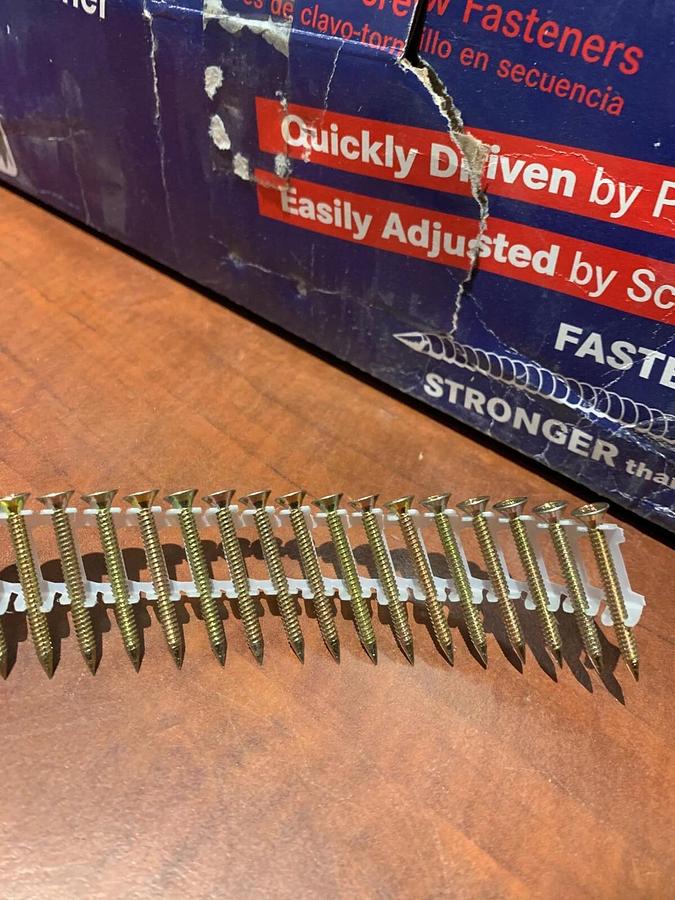 Used Scrail Fasco Collated Nail Screw Fasteners 1 3/8" Plastic Sheet Coil (2000 Pack)