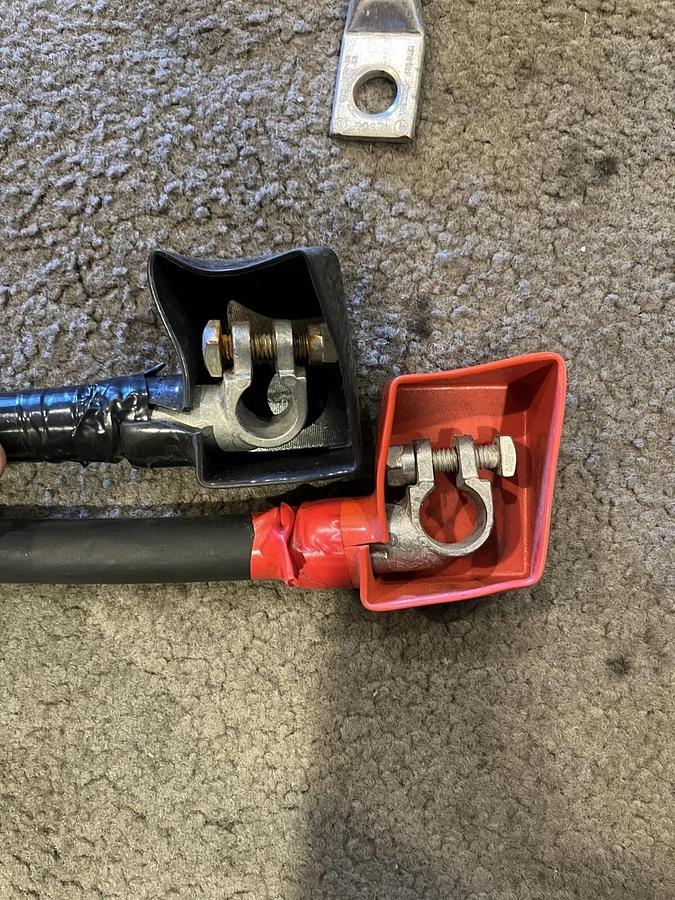 8ft Amercable Triple Termination 4/0 AWG 2KV Battery Cable - 2x Cables (R & B)