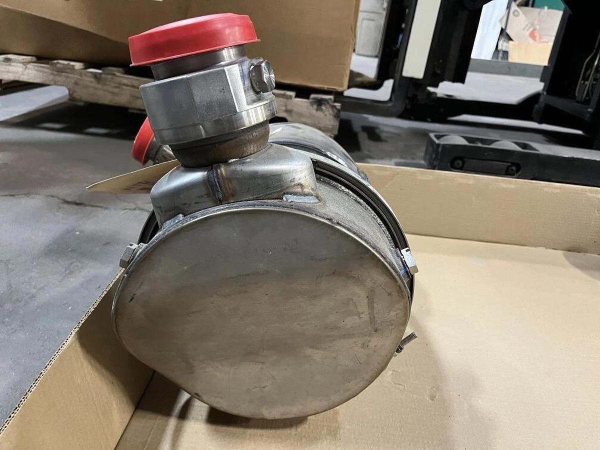 John Deere Diesel Oxidation Catalyst P/N: RE565854