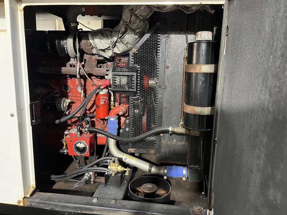 Used 150kw Cummins C150D6R Mobile Diesel Generator - S/N: E140679931