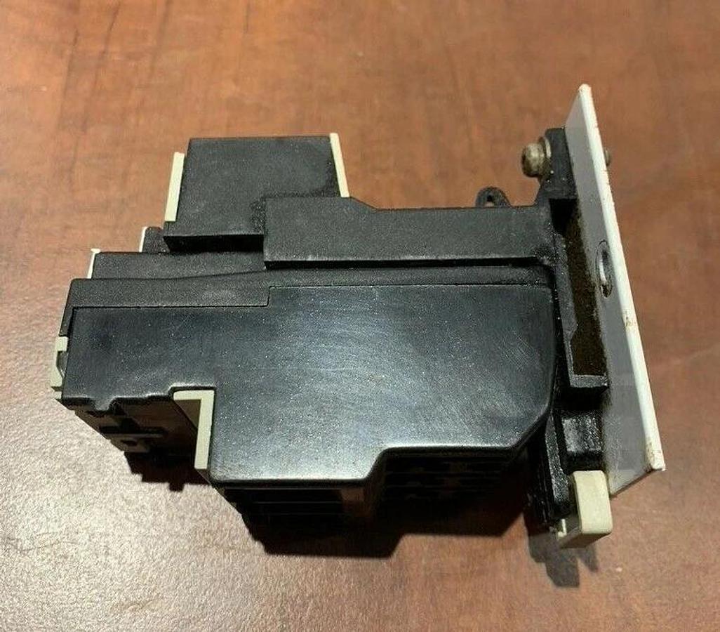 Used Telemecanique LR2 D1308 Overload Current Relay w/ LA7-D1064 Terminal Block