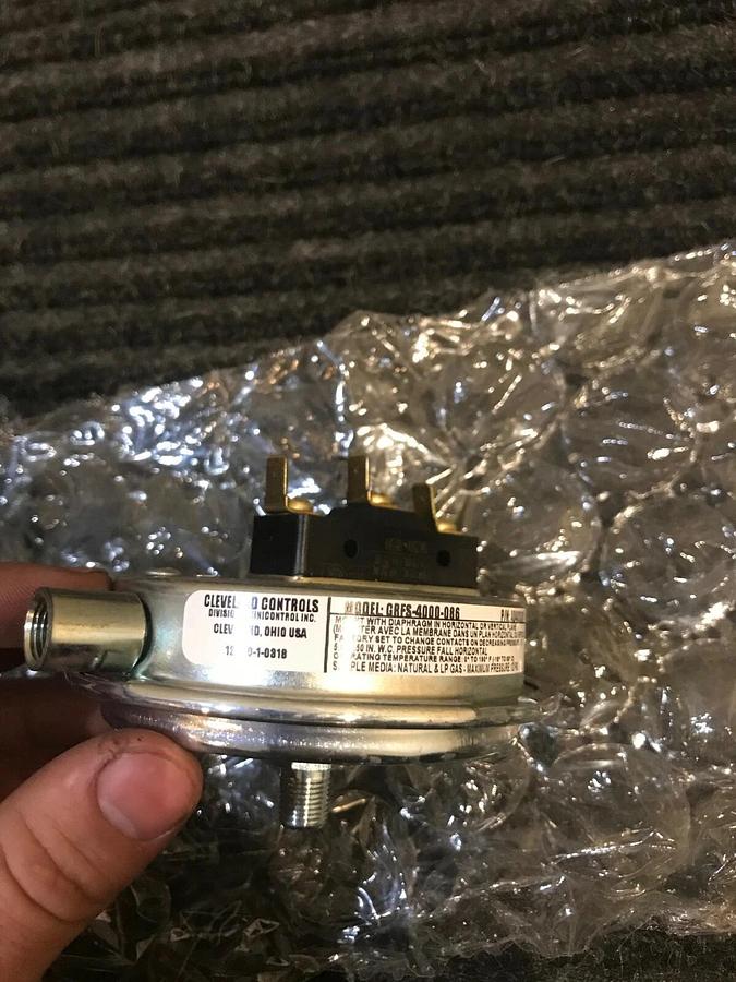 Used Cummins Onan Natural & LP Gas Pressure Switch | A040S001 309-0669 GRFS-4000-086