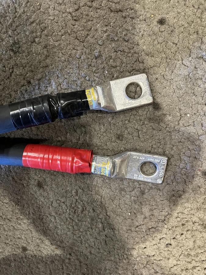 8ft Amercable Triple Termination 4/0 AWG 2KV Battery Cable - 2x Cables (R & B)