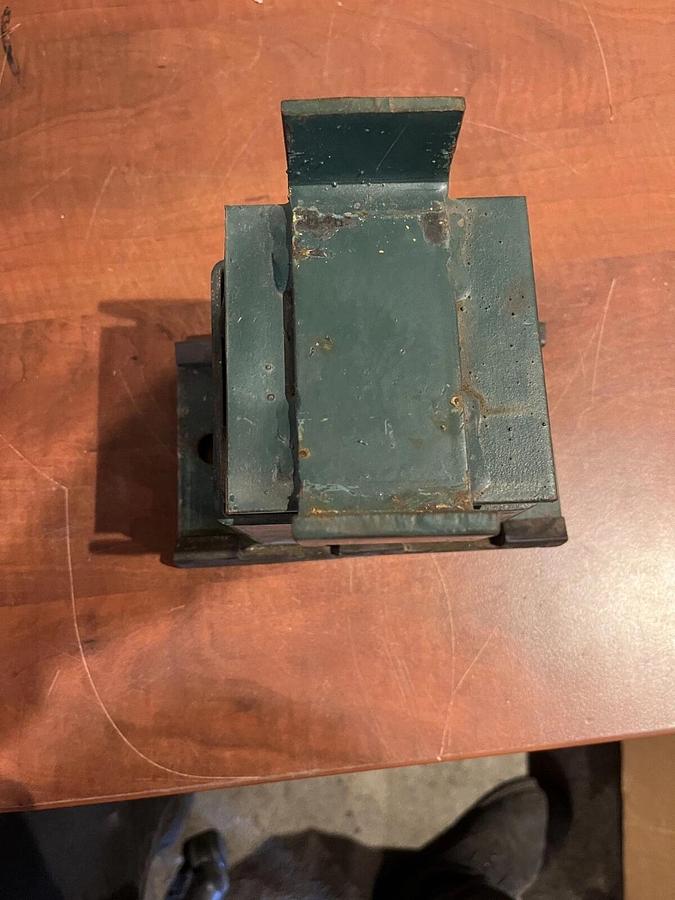 Used Used 7.5" Closed Mount Spring Vibration Isolator