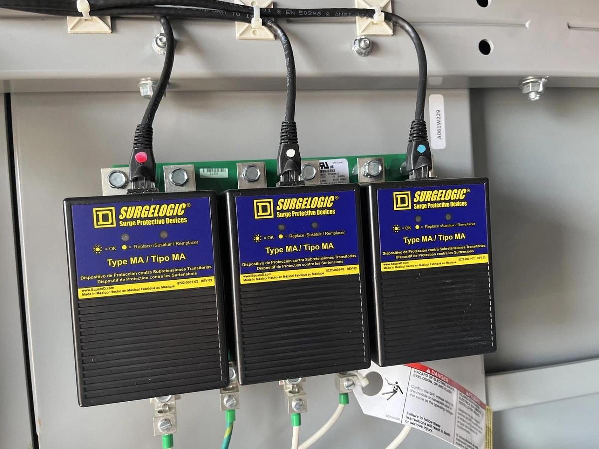 Used 1200 Amp Cummins CXRFSE Automatic Transfer Switch - S/N: C22M060521