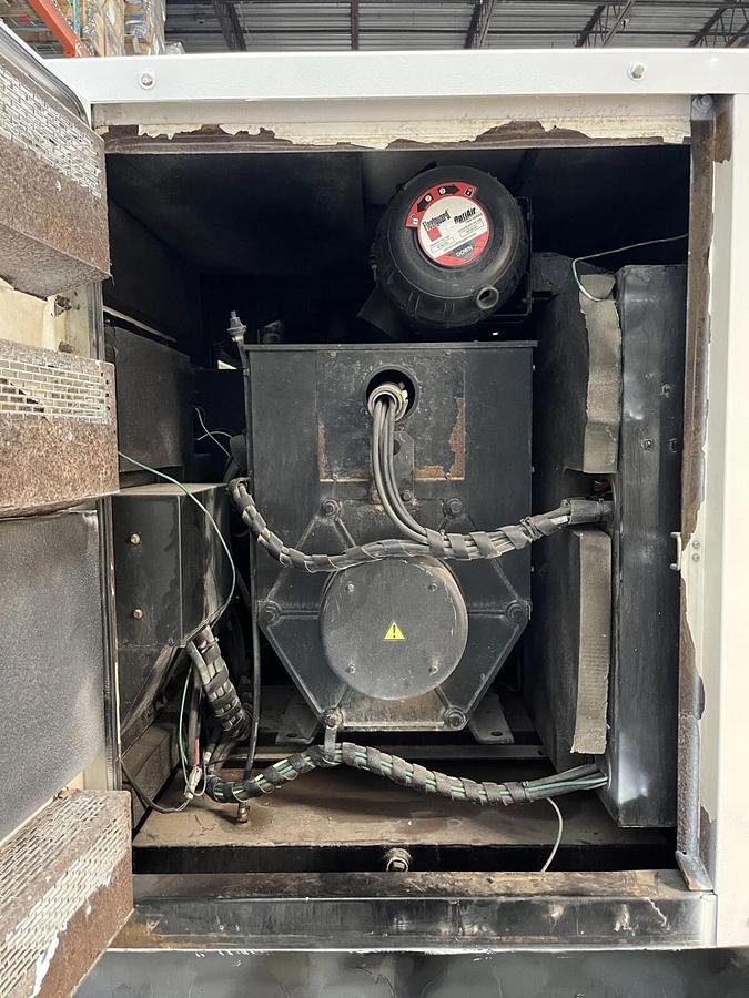 100kW Cummins C100D6R Mobile Diesel Generator S/N: F160974525 - New Engine!