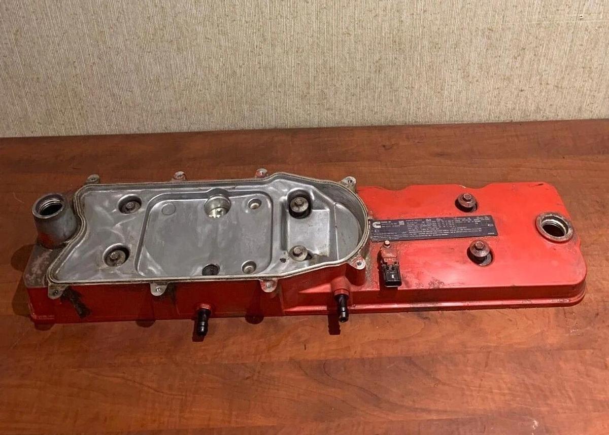 Used Used Genuine OEM Cummins Valve Cover QSB7-G9 | 5258935 5308944