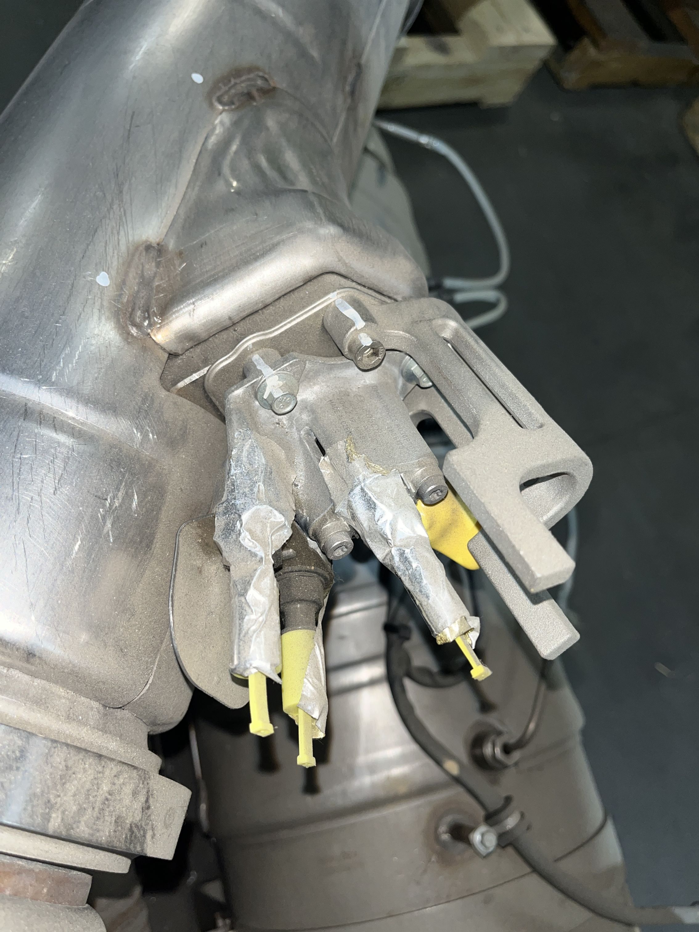 New Cummins Aftertreatment Device Kit - P/N: A052S011 / A047V600 / A048Y173