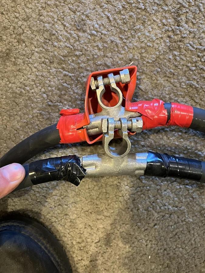 8ft Amercable Triple Termination 4/0 AWG 2KV Battery Cable - 2x Cables (R & B)