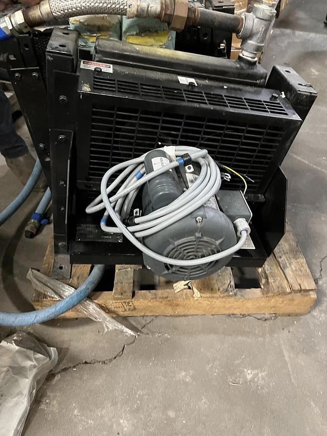 Used Used Rocore Industrial Oil Cooler w/ Fan and Motor - P/N: AB129