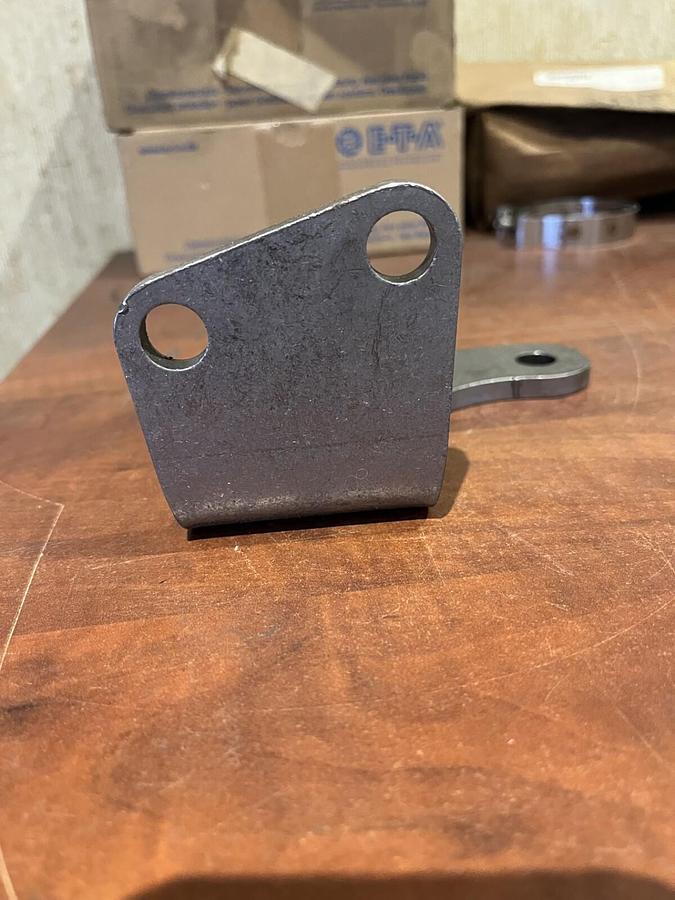 New Cummins Exhaust Outlet Connection Brace - P/N: 3977163