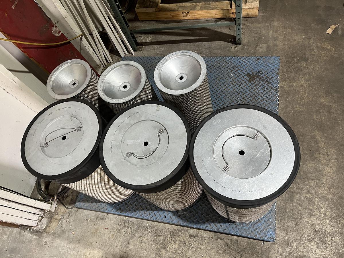 Fleetguard Primary & Safety Air Filter Elements | Primary P/N: AF25544 & Safety P/N: AF25545