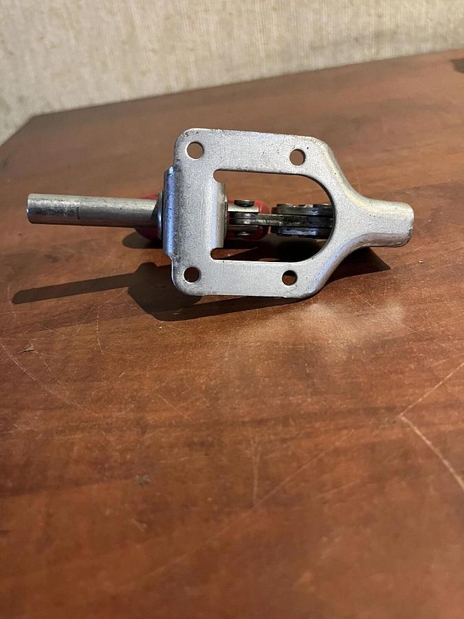 Destaco 605 Straight Line Action Clamp P/N: 56050