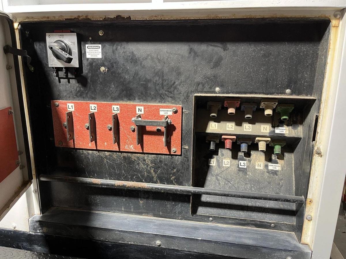 Used Used 150kw Cummins C150D6R - A041V078 Mobile Diesel Generator - S/N: F120348378