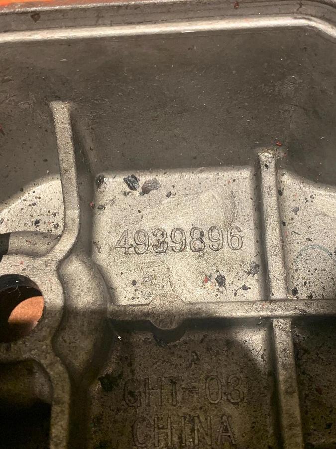 Used Cummins QSB5 4.5L Diesel Engine Valve Cover / Crankcase Breather 4939896 3971371