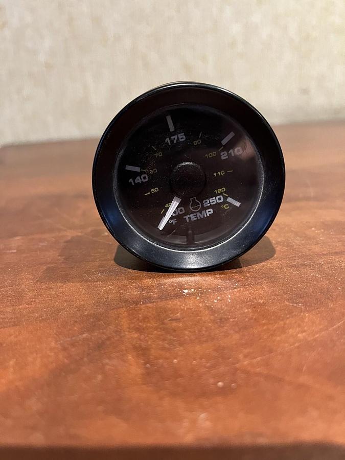 Used Used Cummins Temperature Gauge from C300 - P/N: 0193-0628
