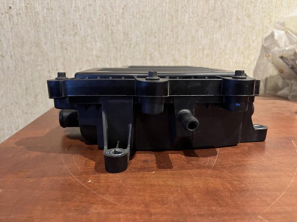 Fleetguard CV5063 Crankcase Ventilation Filter Housing and CV5063300 Filter