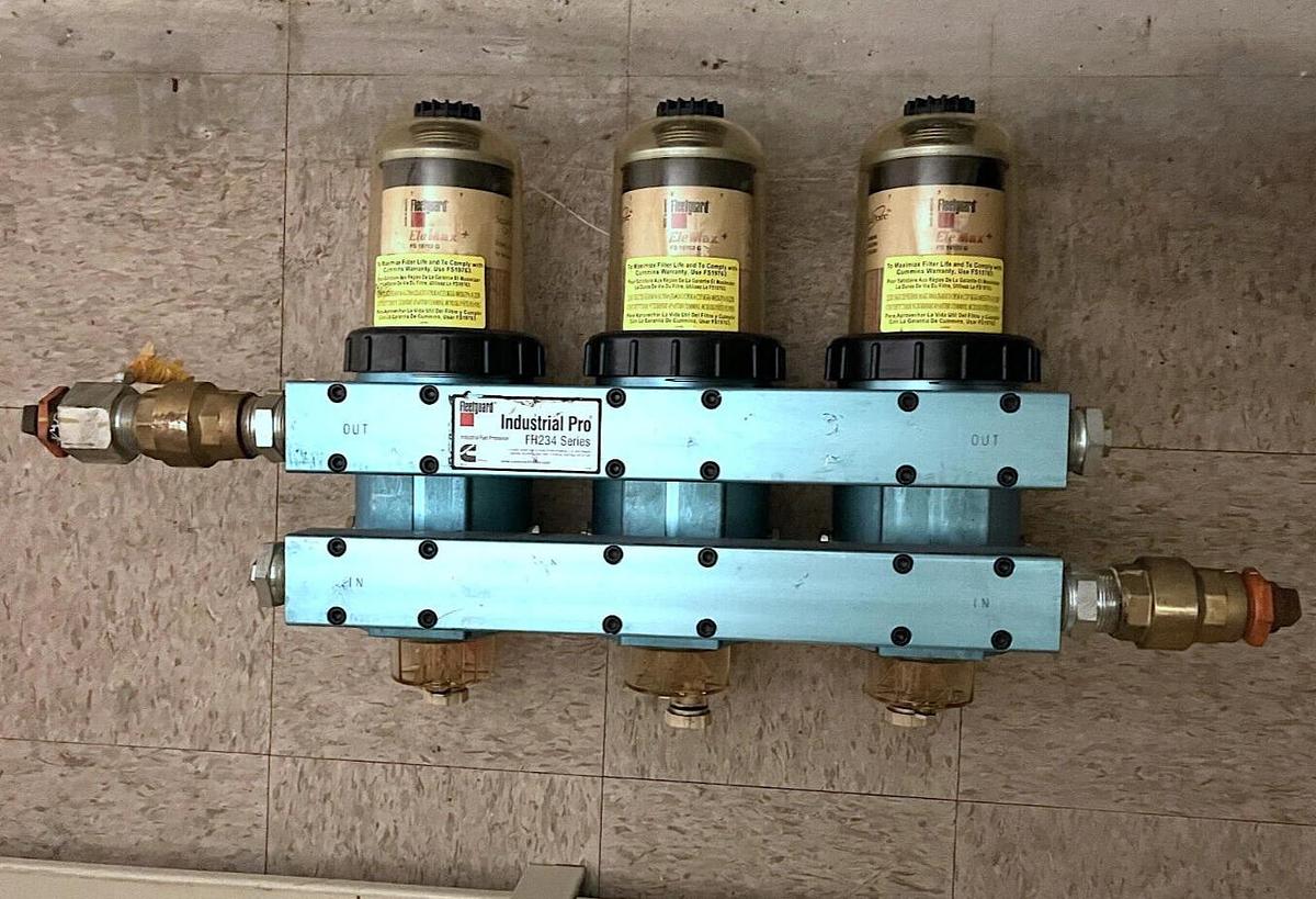 Used Used Fleetguard Industrial Pro FH234 Triplex Fuel Processor - P/N: A030M222