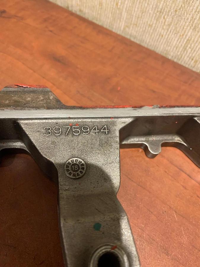 Used Used 2018 Genuine OEM Cummins ROCKER LEVER HOUSING Valve Cover | P/N: 3975944